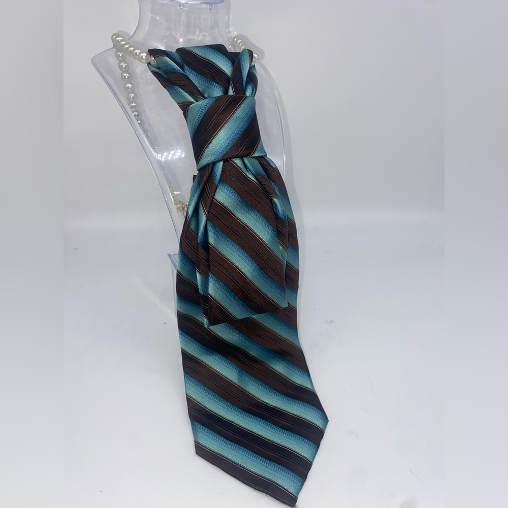 Striped Pearl Tie